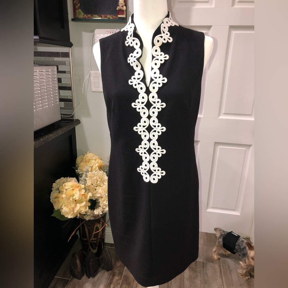 Vince Camuto Shift Dress w White Trim